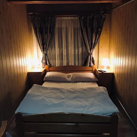 W Gorach Hostel *